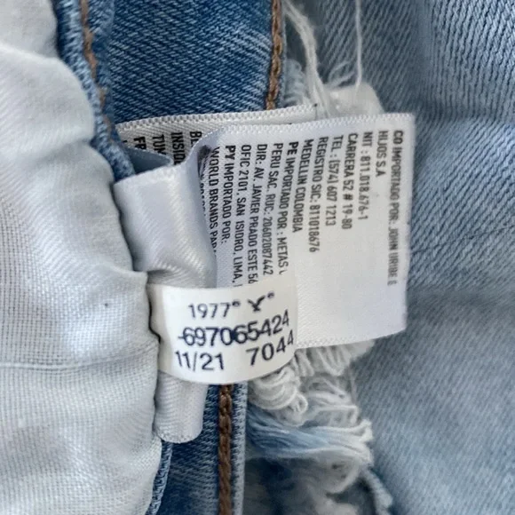 American Eagle Next Level Stretch MIDl Denim Shorts - Size 8 - EUC - Picture 8 of 9